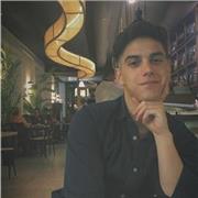 Estudiante del grado de Historia disponible para impartir clases a todos los niveles tanto primario como ESO y Bachillerato
